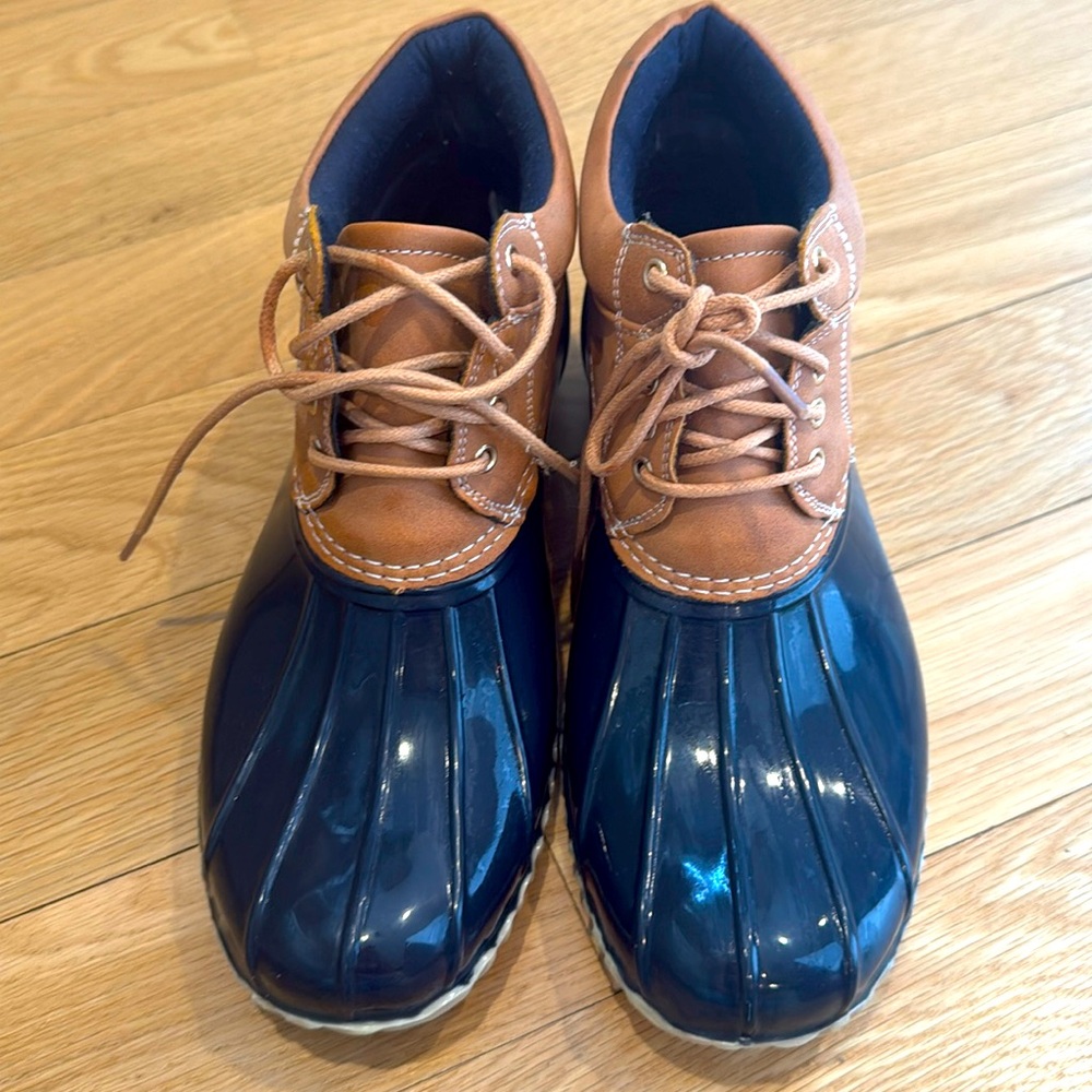 Tommy Hilfiger rain booties